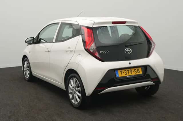 Toyota Aygo (2018) thumbnail 3