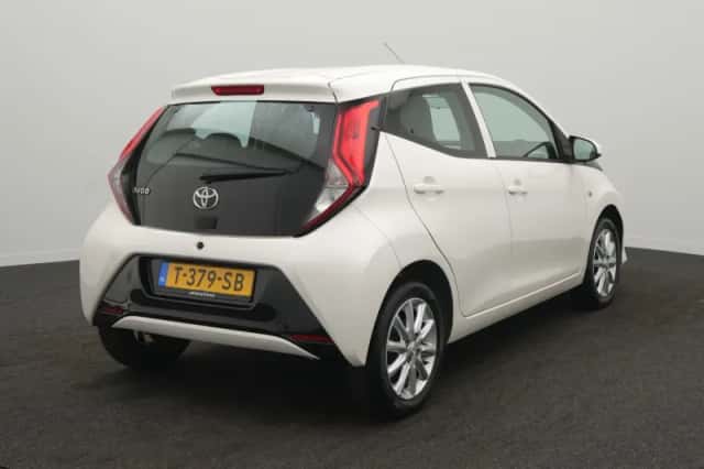 Toyota Aygo (2018) thumbnail 4
