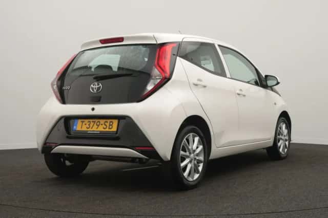 Toyota Aygo (2018) thumbnail 6