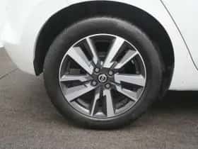 Nissan Micra (2018) thumbnail 7