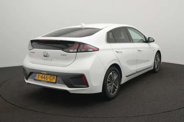 Hyundai Ioniq (2020) thumbnail 4
