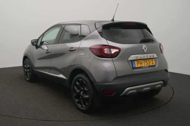 Renault Captur (2017) thumbnail 3