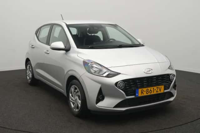 Hyundai i10 (2023) thumbnail 2