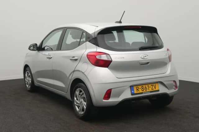 Hyundai i10 (2023) thumbnail 3