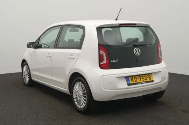 Volkswagen Up! (2016) thumbnail 3