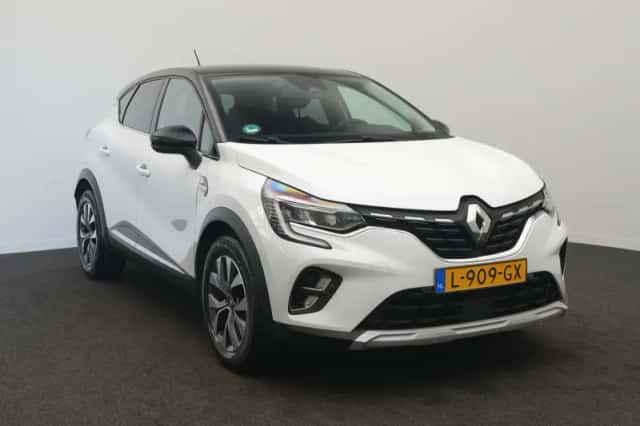 Renault Captur (2021) thumbnail 2