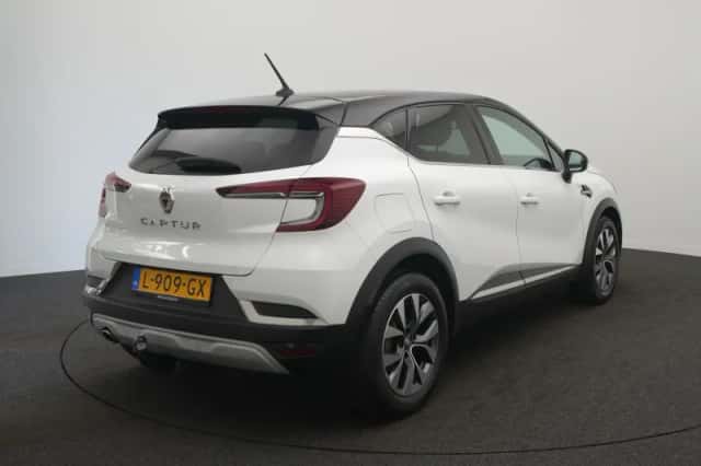 Renault Captur (2021) thumbnail 4