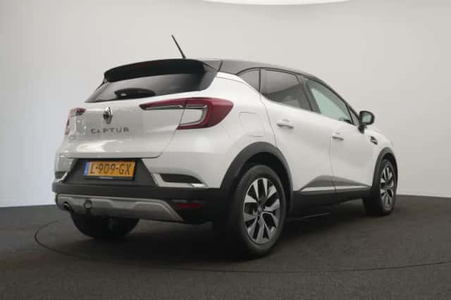Renault Captur (2021) thumbnail 6