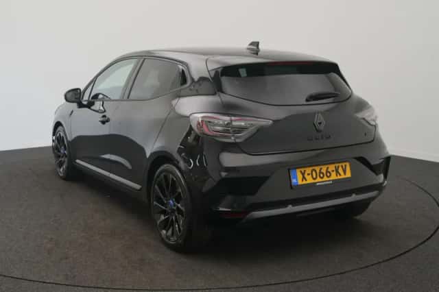 Renault Clio (2023) thumbnail 3