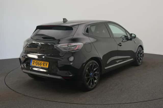 Renault Clio (2023) thumbnail 4