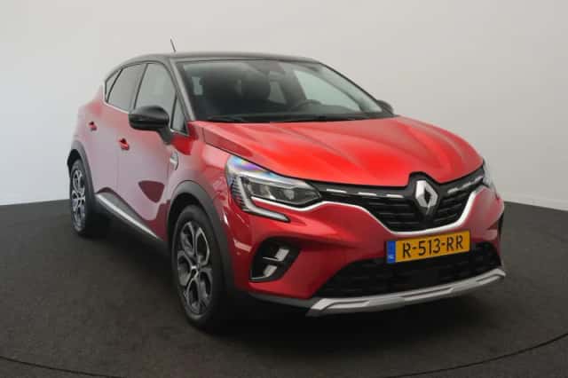 Renault Captur (2022) thumbnail 2