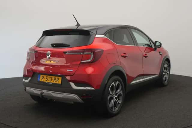 Renault Captur (2022) thumbnail 4