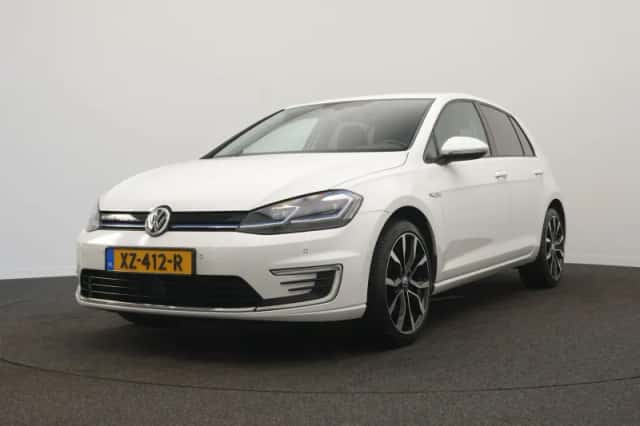 Volkswagen E-Golf (2019) thumbnail 5