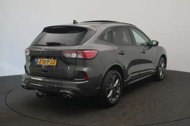 Ford Kuga (2023) thumbnail 4