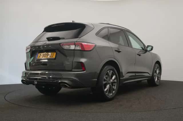 Ford Kuga (2023) thumbnail 6