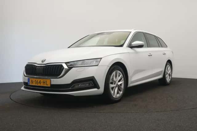 Škoda Octavia (2021) thumbnail 5