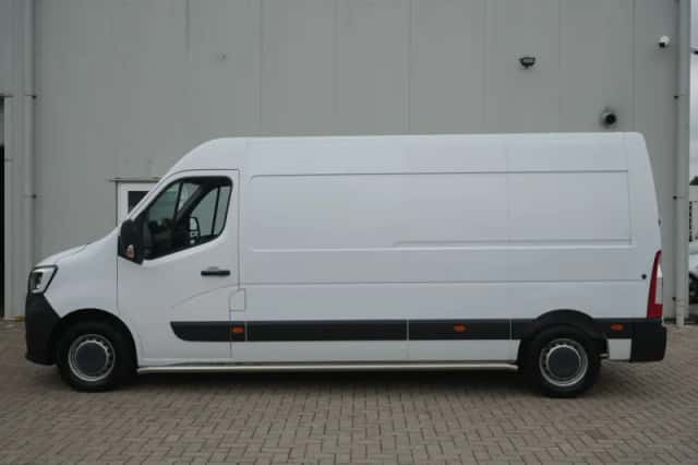 Renault Master (2022) thumbnail 2