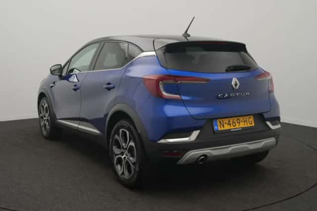 Renault Captur (2021) thumbnail 3