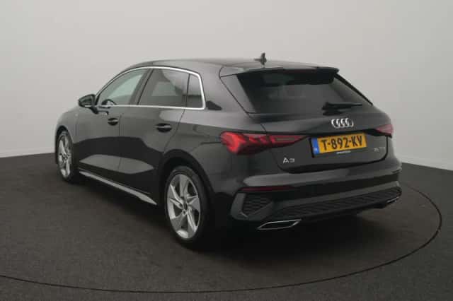 Audi A3 (2023) thumbnail 3