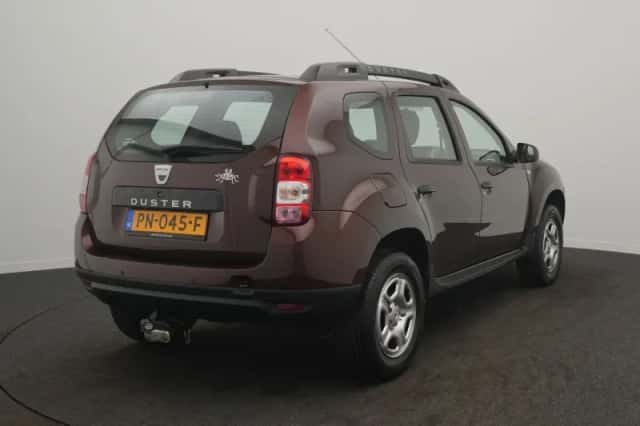 Dacia Duster (2017) thumbnail 4