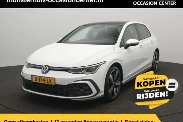 Volkswagen Golf (2021) thumbnail 1