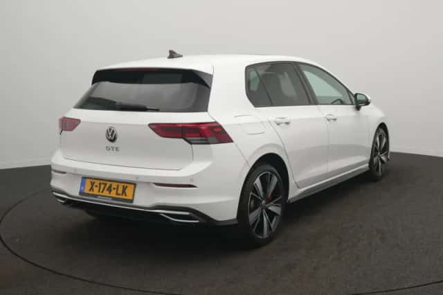 Volkswagen Golf (2021) thumbnail 4