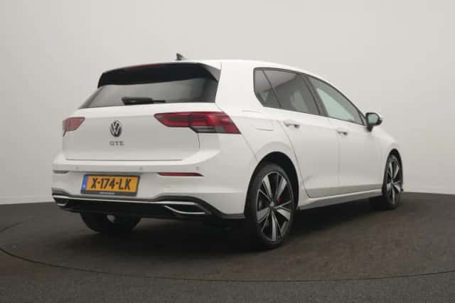 Volkswagen Golf (2021) thumbnail 6