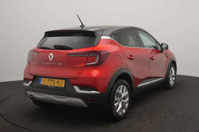Renault Captur (2021) thumbnail 4