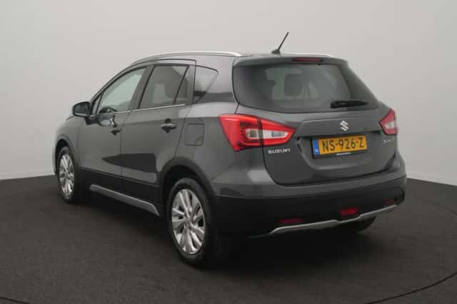 Suzuki S-Cross (2017) thumbnail 3