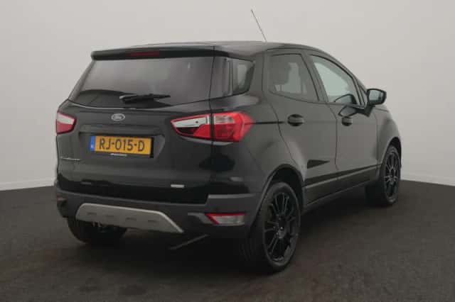Ford EcoSport (2017) thumbnail 4