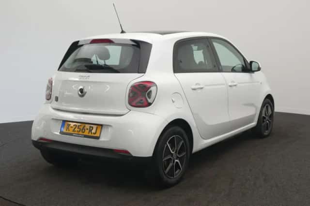 Smart Forfour (2021) thumbnail 4