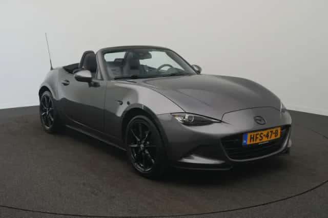 Mazda MX-5 (2020) thumbnail 2
