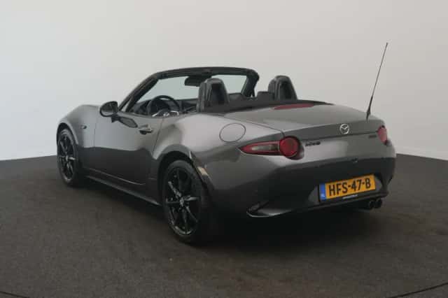 Mazda MX-5 (2020) thumbnail 3