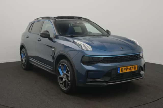 Lynk & Co 01 (2023) thumbnail 2