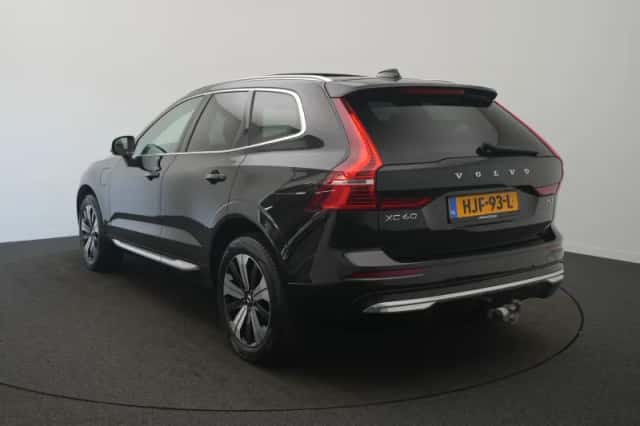 Volvo XC60 (2025) thumbnail 3