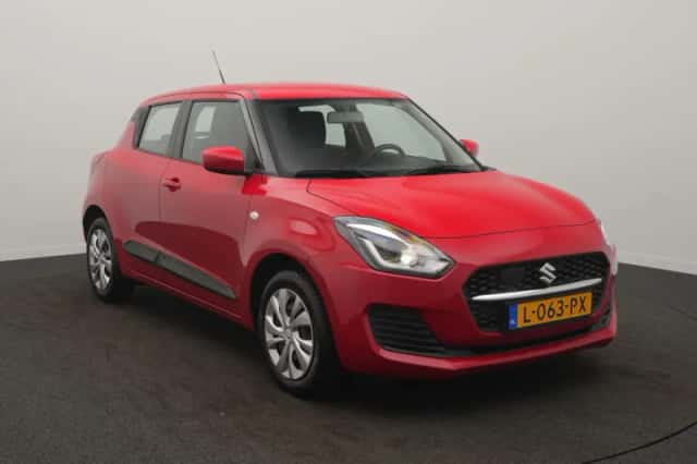 Suzuki Swift (2021) thumbnail 2