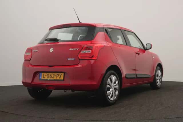 Suzuki Swift (2021) thumbnail 6