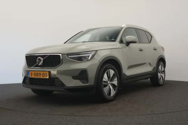 Volvo XC40 (2023) thumbnail 5