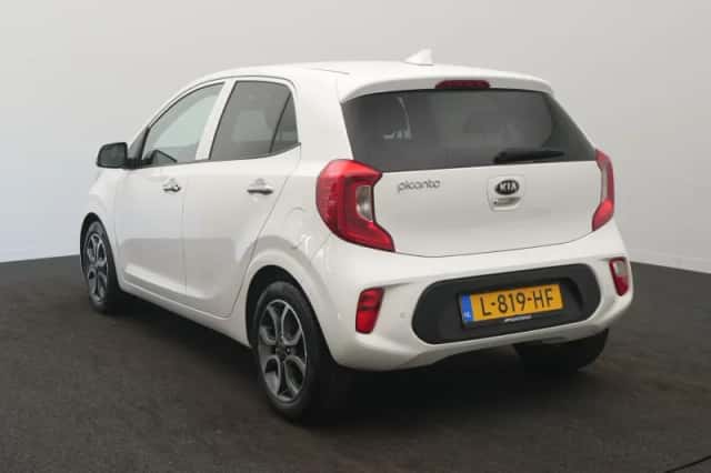 Kia Picanto (2021) thumbnail 3