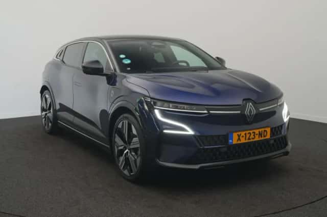 Renault Mégane E-Tech (2023) thumbnail 2