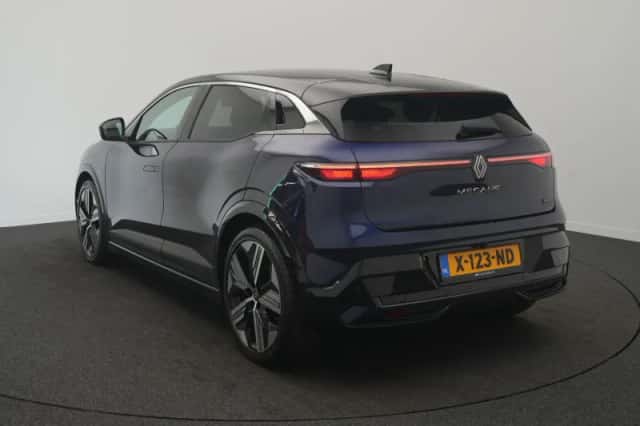 Renault Mégane E-Tech (2023) thumbnail 3