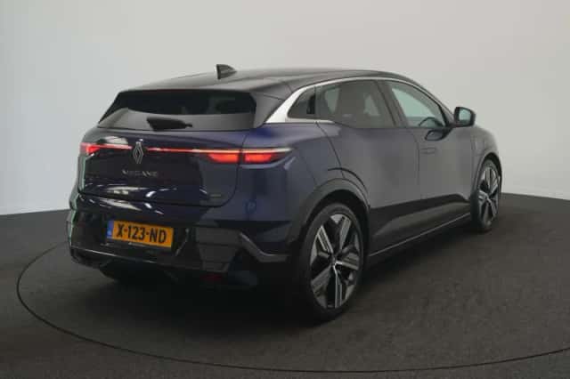 Renault Mégane E-Tech (2023) thumbnail 4
