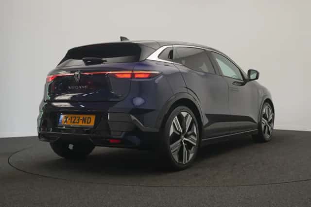 Renault Mégane E-Tech (2023) thumbnail 6