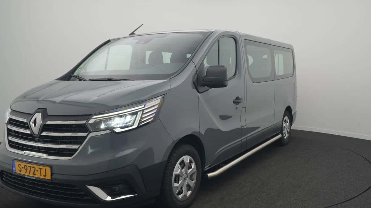 Renault Trafic (2023) — foto 1