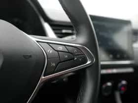 Renault Captur (2023) thumbnail 15