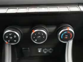 Renault Captur (2023) thumbnail 25