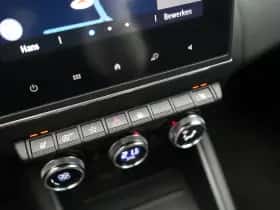 Renault Captur (2020) thumbnail 31