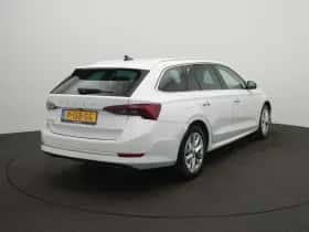 Škoda Octavia (2022) thumbnail 4
