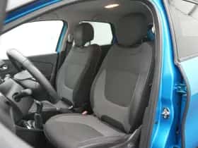 Renault Captur (2015) thumbnail 11