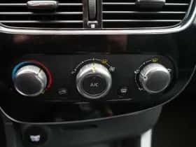 Renault Clio (2019) thumbnail 25